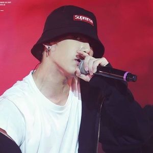 Meet your Posher, Stella